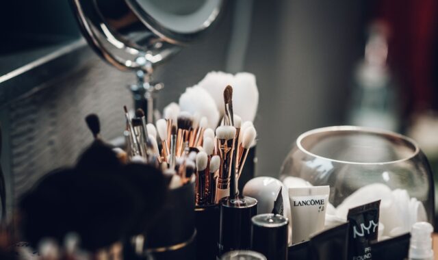 makeup, cosmetics, glass, lipstick, eye painting, accessories, style, elegant, eyelids, crayon, brush, powder, beauty, studio, makeup, makeup, makeup, makeup, makeup, cosmetics, cosmetics