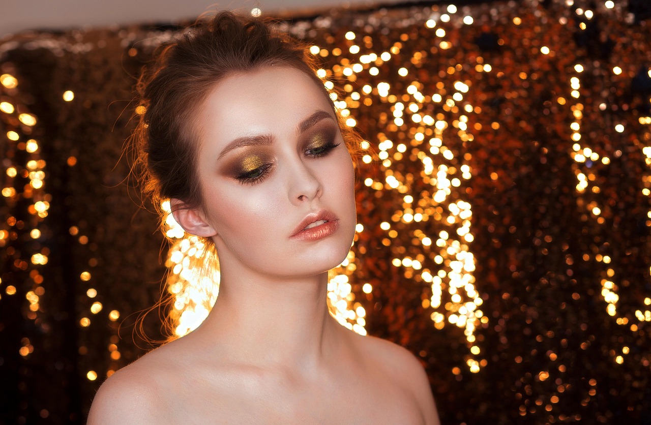 christmas, shining, lovely, woman, beautiful wallpaper, bright, laptop wallpaper, portrait, fashion, windows wallpaper, young woman, gold, luxury, cool backgrounds, 4k wallpaper, person, shine, 4k wallpaper 1920x1080, one, background, free wallpaper, model, charm, makeup, cosmetics, bokeh, young, style, full hd wallpaper, wallpaper hd, attractive, hd wallpaper, adult, elegant, skin, eye, eyeshadow, mac wallpaper, closed eyes, desktop backgrounds, glitter, material, textures, wallpaper 4k, decorative, beauty, neck, free background, beauty salon