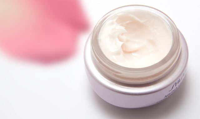 cream, skin care, eye cream, cream colors, against dark circles, rosenblatt, blurred, cell renewal, cosmetics, beauty, rose flower, rejuvenation, delicate skin, packaging, can, delicate violet, rose